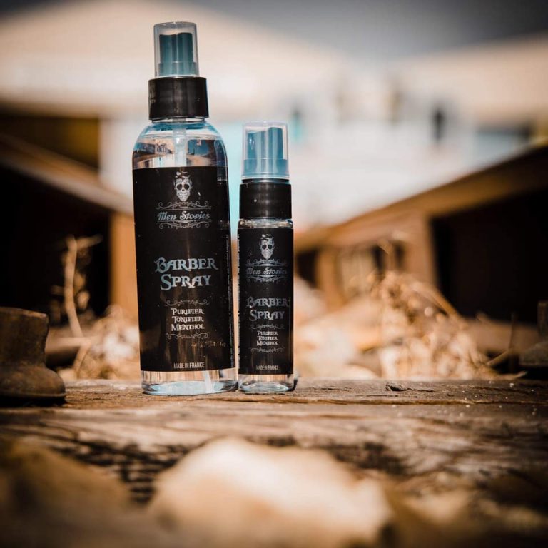 BARBER SPRAY - MEN STORIES BARBER SPRAY - MEN STORIES est un spray Purifiant, tonifiant technique au Menthol. 2 formats s'offrent à vous 30ML ou 150ML. L'hygiène de votre barbe nécessite un entretient particulier. Il est essentiel de la laver. Barber Spray Tonifiant et Purifiant au Menthol est votre incontournable allié.  Le Menthol renferme des vertus antibactériennes et anti-inflammatoires. Ce spray Purifie et Tonifie votre barbe. Fonctions relaxantes qui ont pour but de stimuler et tonifier la pousse. Utilisation : matin et soir vaporisez Barber Spray sur votre barbe. Massez. Ne pas rincer.