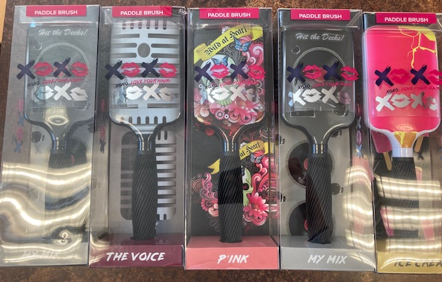PADDLE BRUSH XOXO