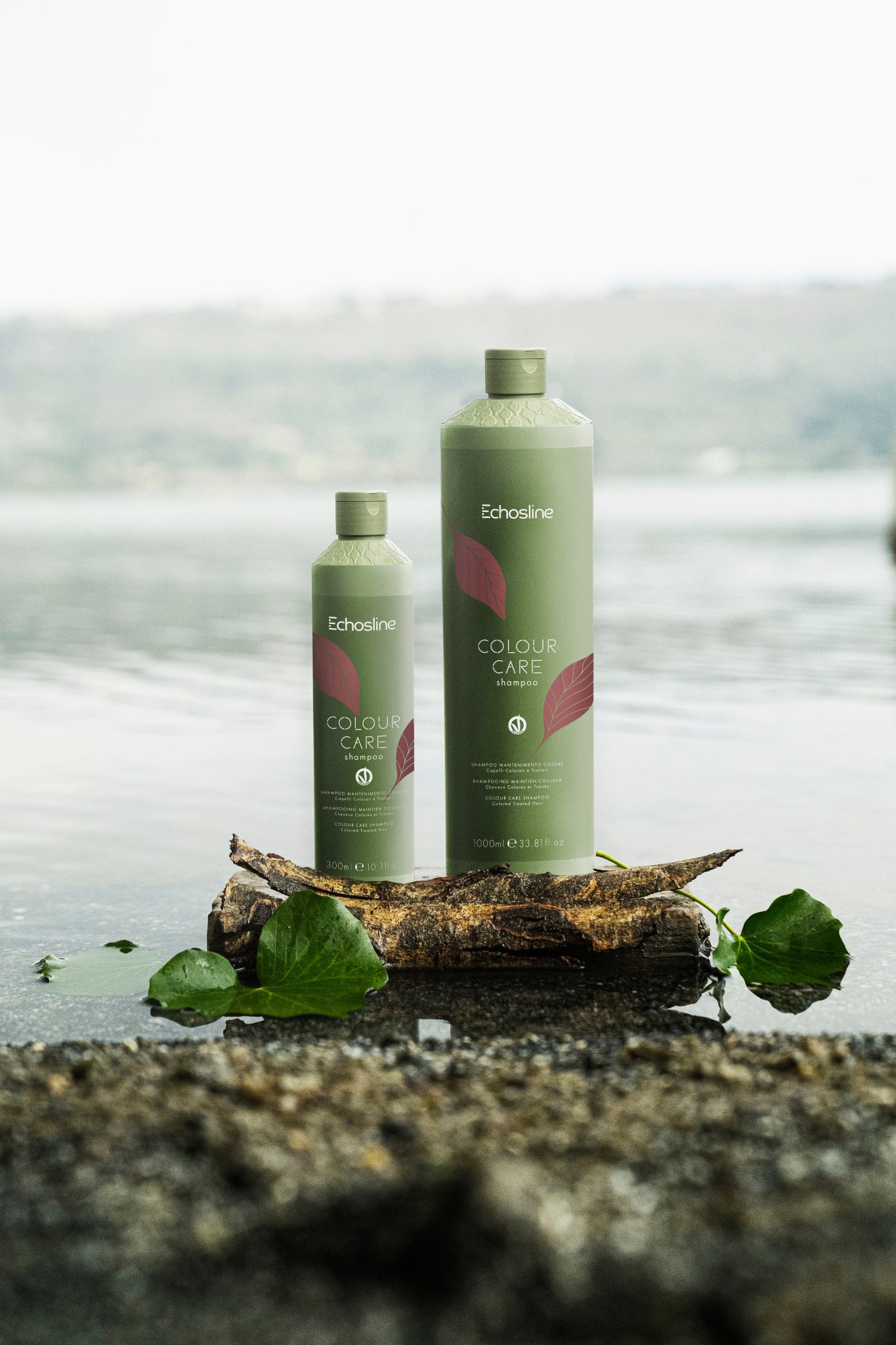 COLOUR CARE SHAMPOOING est un shampooing maintien couleur pour cheveux colorés et traités. Ce shampooing est un entretien et une protection de la couleur. Sa formule équilibrée, sans SLS ni SLES, il apporte brillance et douceur aux cheveux. Le mélange de gluconate de sodium et de noix verte empêche la décoloration et protège votre couleur.