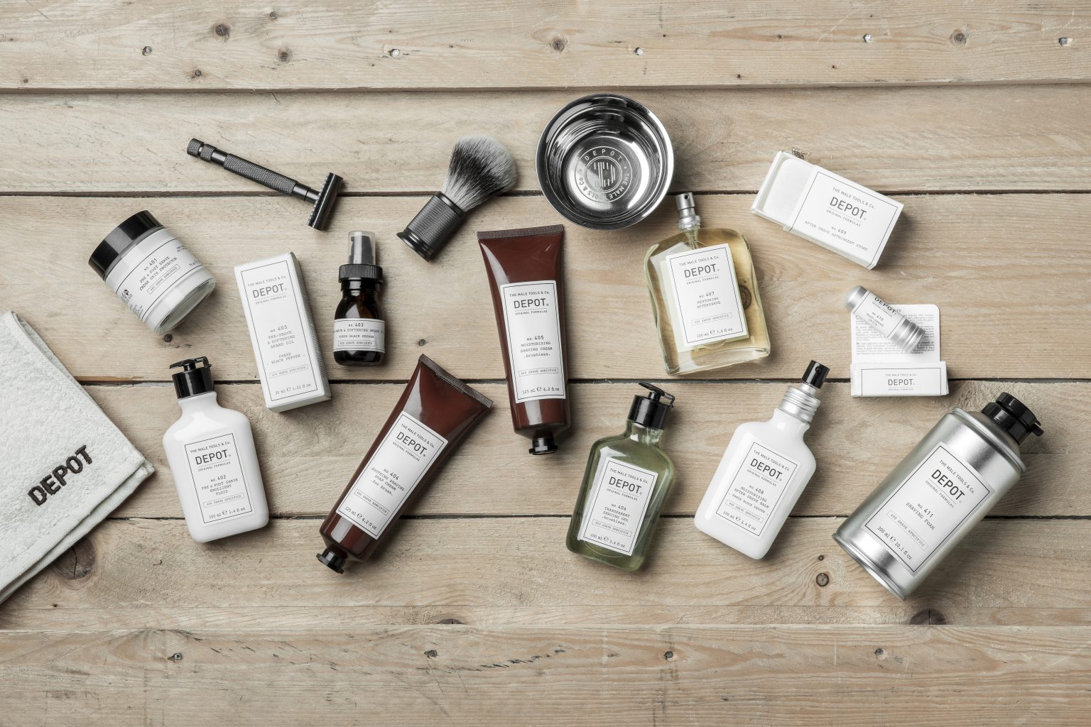Des produits pour chaque préférence, de l’avant à l’après rasage, en passant par de petits détails, pour donner au domaine du « rasage » une allure unique et dédiée.