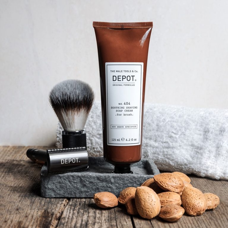 No. 404 est un savon à barbe en crème apaisant qui s'utilise avec le blaireau.