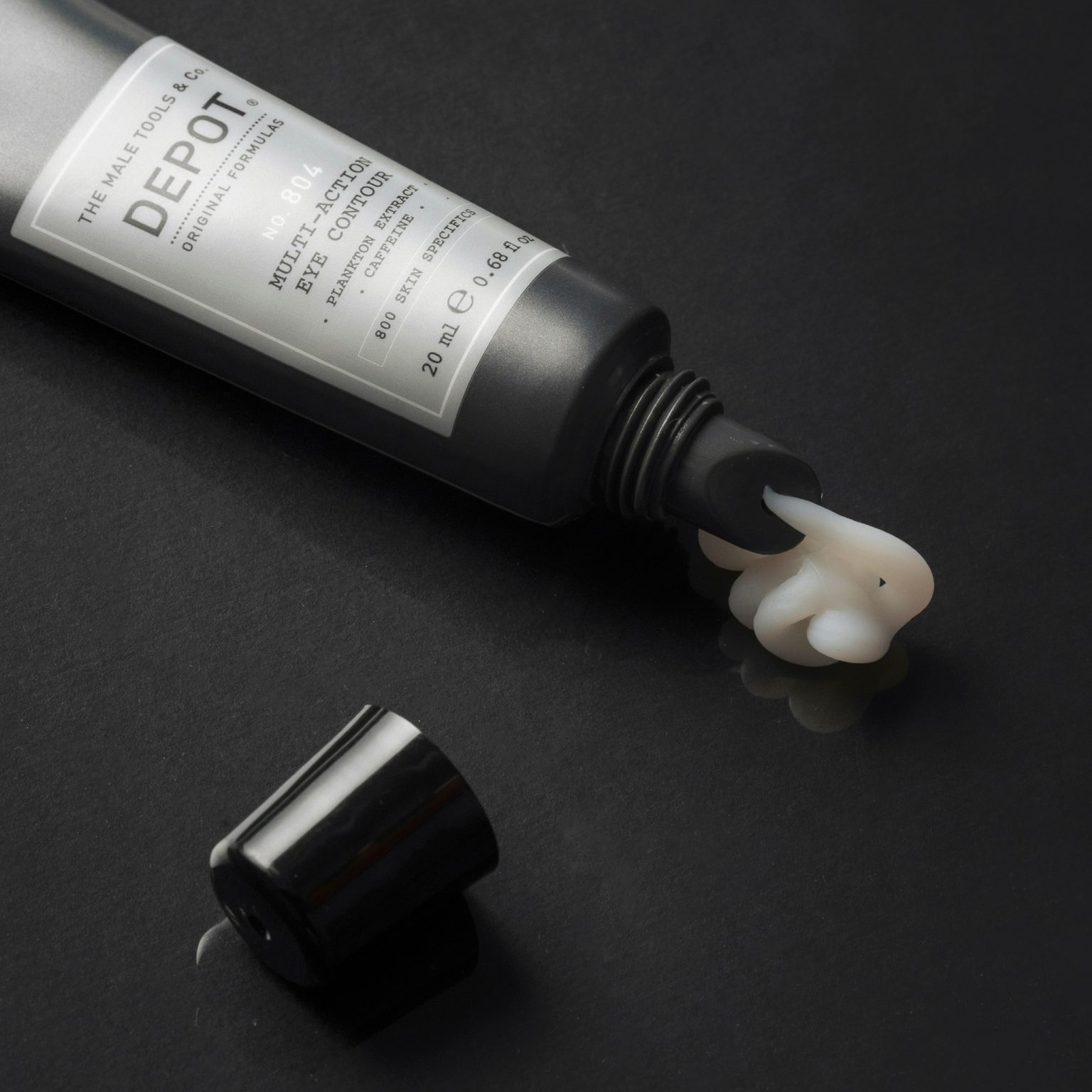 No. 804 - Crème contour des yeux pour adoucir les signes de fatigue et ralentir le processus de vieillissement, pour un regard plus jeune et plus lumineux.