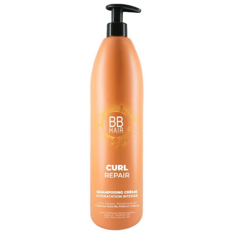 BB Curl Repair Shampooing - GENERIK aide à hydrater et nourrir les cheveux bouclés à crépus sans les alourdir. Il est enrichi en huile d’argan et provitamine B5, aux propriétés revitalisantes pour les cheveux. Sa formulation sans sulfates nettoie en douceur les cheveux et le cuir chevelu. Les boucles sont faciles à démêler, les cheveux sont pleins de vitalité.