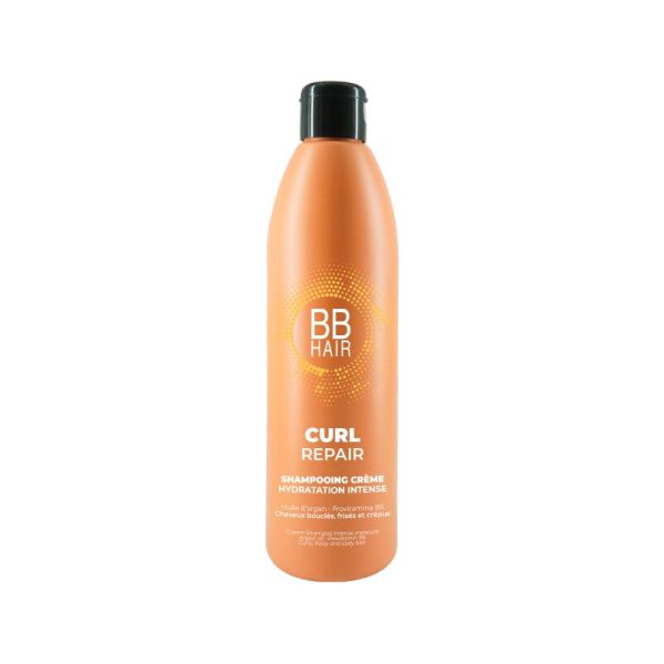 BB Curl Repair Shampooing - GENERIK aide à hydrater et nourrir les cheveux bouclés à crépus sans les alourdir. Il est enrichi en huile d’argan et provitamine B5, aux propriétés revitalisantes pour les cheveux. Sa formulation sans sulfates nettoie en douceur les cheveux et le cuir chevelu. Les boucles sont faciles à démêler, les cheveux sont pleins de vitalité.