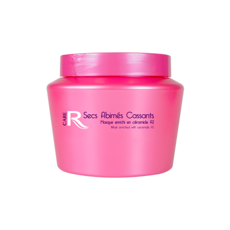 Masque Secs Abîmés Cassants - 500 ML Masque Secs Abîmés Cassants - 500 ml est riche en céramide A2 nourrit intensément sans alourdir, répare en profondeur et fortifie la fibre capillaire, protège et rend la chevelure douce, souple et brillante. Mode d'emploi : Appliquer sur cheveux essorés. Répartir le masque sur les longueurs et pointes. Laisser agir de 2 à 5 minutes puis rincer. En cas de contact avec les yeux, rincer abondamment.