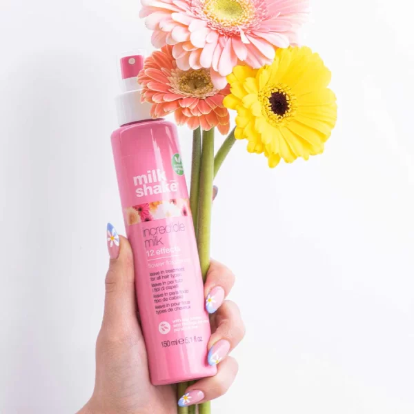 Incredible Milk Flower un masque intensif à l’action nourrissante et protectrice, avec 12 bienfaits pour les cheveux :
