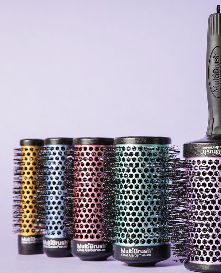 Découvrez la révolution dans le monde de la coiffure avec la Olivia Garden MultiBrush, la solution polyvalente pour des cheveux impeccables et stylisés en un clin d'œil. Cette brosse coiffante détachable est l'outil de coiffure essentiel pour tous ceux qui veulent des résultats de salon à domicile, tout en offrant une polyvalence inégalée. UNE POIGNEE et 5 BARILLETS s'offrent à vous : 26 / 36 / 46 / 56 / 66.