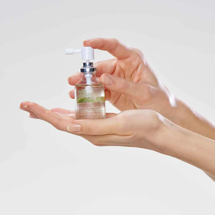 Energizing Blend Lotion 30ML est un traitement énergisant fortifie pour redonner de la plénitude, de l’épaisseur et de l’éclat aux cheveux fins, clairsemés et fragiles.