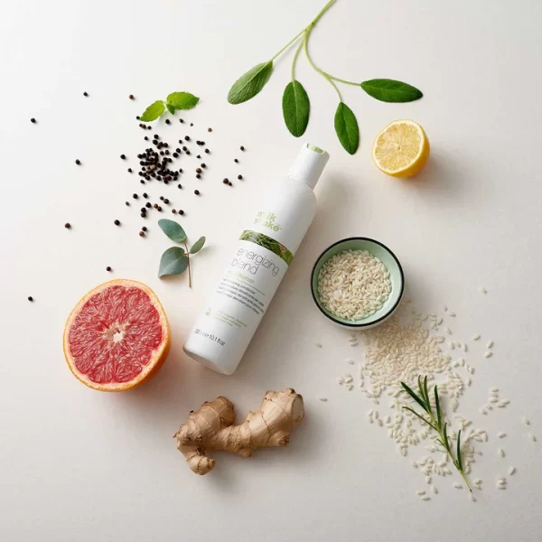 Energizing Blend Conditioner est un après-shampooing edestiné aux cheveux fins, clairsemés et fragiles, en les hydratant, en les démêlant et en leur apportant de la douceur sans alourdir les cheveux.