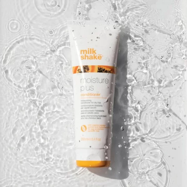 Moisture Plus Conditioner est un après-shampooing hydratant pour cheveux secs. Il améliore la douceur et la maniabilité tout en maintenant un équilibre hydrique optimal. Cet après-shampooing moisture plus contient de l’extrait de papaye biologique, de l’Integrity 41® et de l’acide hyaluronique aux propriétés anti-âge. Protège la couleur des cheveux.