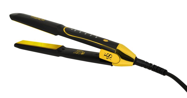 Le Lisseur Titanium est doté d'un revêtement en titane, ce lisseur est spécialement conçu pour une utilisation optimale avec des produits de lissage.