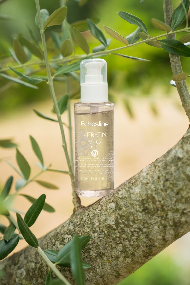 Keratin Veg Fluid Enrichi de kératine végétalienne, cet élixir capillaire révolutionnaire offre une solution avancée pour nourrir, réparer et revitaliser intensément vos cheveux. Plongez dans une expérience capillaire exceptionnelle avec ce fluide unique, conçu pour apporter une touche de soin indulgent à chaque application.