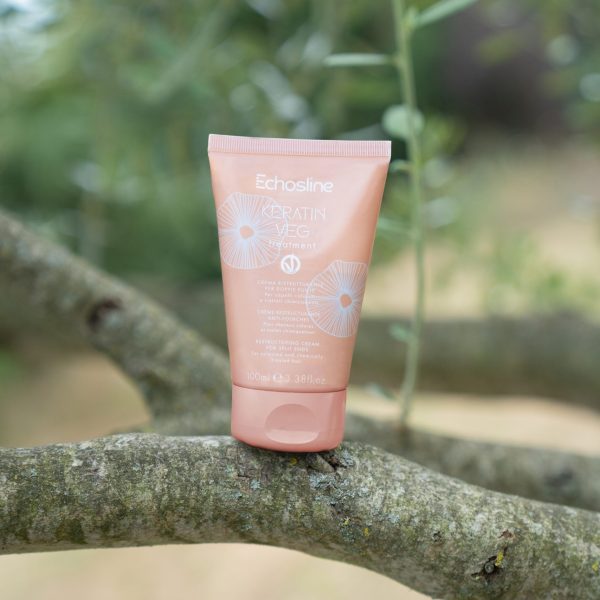 Découvrez le secret d'une chevelure resplendissante avec le Keratin Veg Treatment d'Echosline. Conçu avec soin et infusé de kératine végétalienne, ce traitement capillaire révolutionnaire offre une solution avancée pour régénérer, réparer et revitaliser en profondeur vos cheveux. Transformez vos cheveux en une cascade de beauté avec ce traitement unique, conçu pour offrir une expérience de soin exceptionnelle à chaque application.