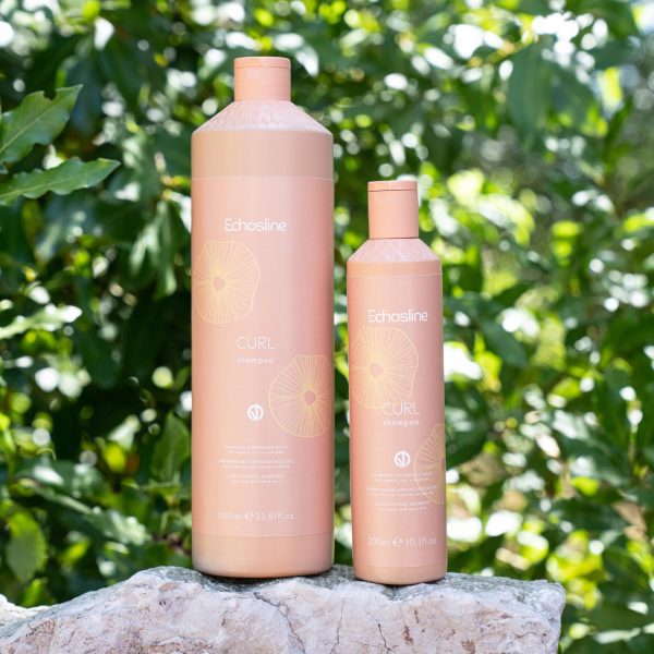 Curl Shampoo - Cheveux bouclés et ondulés de la marque Echosline, spécialement conçu pour sublimer les cheveux bouclés et ondulés. Sa formule innovante, sans SLES/SLS, offre un nettoyage en douceur tout en préservant l'équilibre naturel des cheveux.