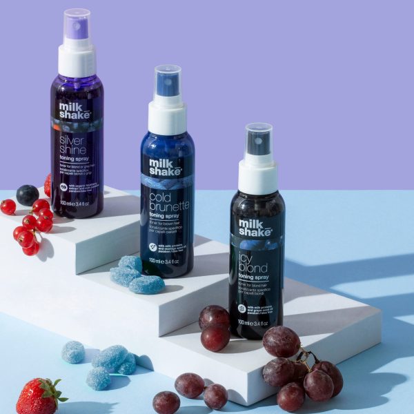 Spray Tonalisant - Milk_Shake, une solution innovante pour sublimer la couleur de vos cheveux tout en les nourrissant. Disponible en trois variantes spécifiques de 100ML, chaque spray sans rinçage est formulé pour répondre aux besoins uniques de chaque couleur de cheveux : blond, argenté et brun.