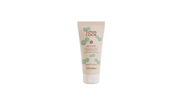 Pâte souple à l'effet opaque décidé, pour un look naturel et de longue durée. Elle donne de la définition, de la texture et du corps.