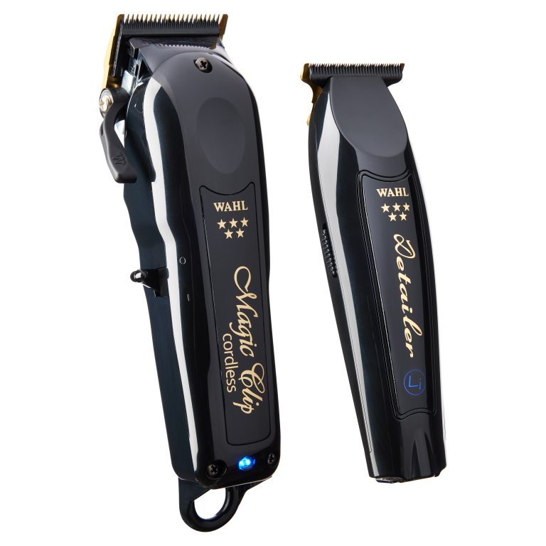 Barber Combo sans fils Wahl. Ce coffret exclusif combine deux outils légendaires : la tondeuse Magic Clip sans fil et la tondeuse de finition Detailer sans fil. Conçu pour répondre aux besoins des professionnels les plus exigeants, ce combo garantit des résultats impeccables, que ce soit pour des coupes, des dégradés ou des finitions parfaites.