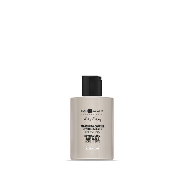 Le masque revigorant est un soin essentiel pour celles et ceux qui souhaitent réparer, protéger et revitaliser leurs cheveux en profondeur.