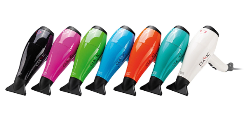 Classic est un sèche-cheveux léger et silencieux, disponible en 7 couleurs : blanc, noir et vert. Sa conformation et sa conception particulières en font un sèche-cheveux extrêmement silencieux sans pour autant sacrifier les performances. Il s’agit en fait d’un puissant sèche-cheveux de 2200 W et il est équipé d’un moteur AC, ce qui en fait un instrument de dernière génération, fiable et capable d’assurer plus de 2000 heures de travail.