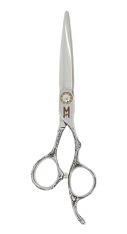 Le Slash 5.5” est parfait pour les détails, les coupes précises et les petites mains. Le 6.0” vous offre une belle polyvalence tout en gardant un style affirmé.